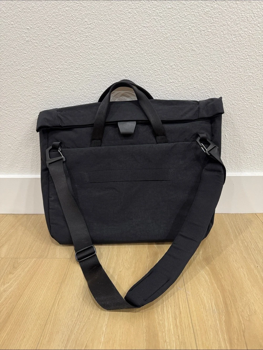 Bellroy Tokyo Messenger Tote with Padded Shoulder Strap